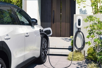 トヨタ6kW充電器　使用イメージ　※使用イメージはZ（4WD）