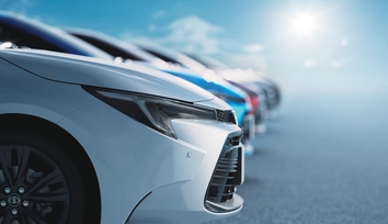 【モデル入り素材】（手前から1台目、手前から3台目〜5台目）：W×B（2WD）