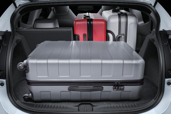 6：4分割可倒式リヤシート　3名乗車時