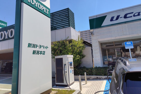 新潟本店　急速充電器①
